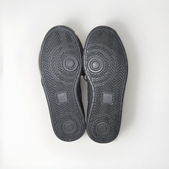 VEJA V-10 CWL Vegan Shoes Women’s US 10 Full Black Low Top Sneaker Casual - Picture 2 of 9